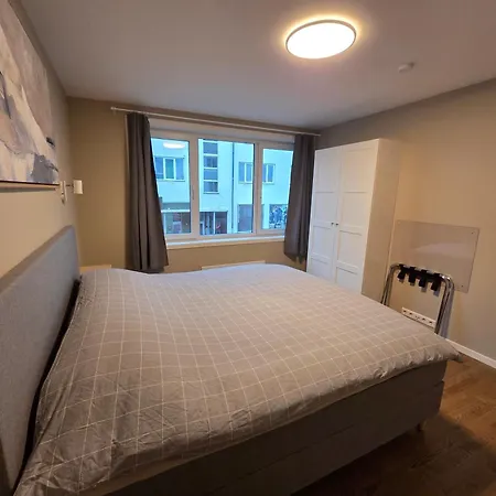 Luxury Apartment *